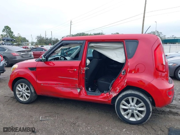 2013 Kia Soul ! with VIN KNDJT2A66D7577087, listed as a IAAI auction lot 41401712 with NaN miles. Bid and sale history available at carsss.com. Image 15.