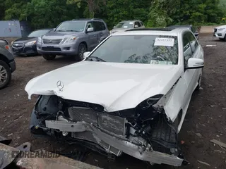 2013 Mercedes-Benz E 350 Luxury with VIN WDDHF8JB4DA727504, listed as a IAAI auction lot 42457322 with 39,803 mi miles and . Bid and sale history available at DreamBid. Image 12.