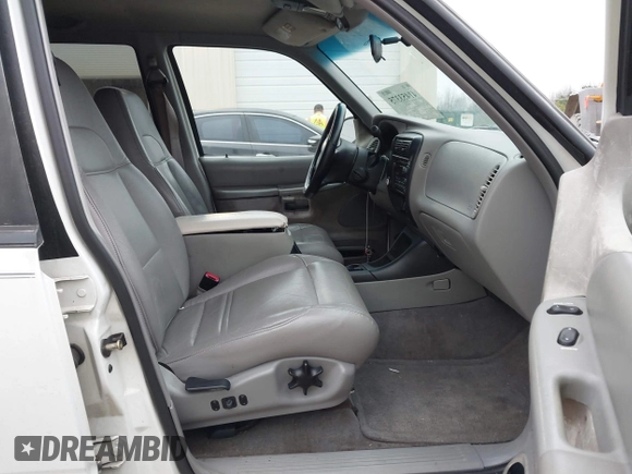 1999 Ford Explorer XLT z VIN 1FMZU32E1XZA80254, wystawiony jako IAAI lot #41453375 z przebiegiem 146 259 mil mil oraz . Historia ofert i sprzedaży dostępna na DreamBid. Obrazek 5.