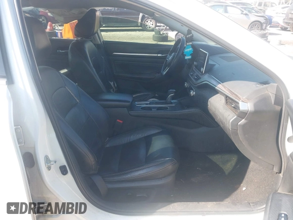2019 Nissan Altima 2.5 Platinum with VIN 1N4BL4FV9KC116654, listed as a IAAI auction lot 41505682 with 154,065 mi miles. Bid and sale history available at carsss.com. Image 5.