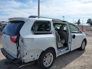 2017 Toyota Sienna XLE Auto Access Seat with VIN 5TDYZ3DC5HS855137, listed as a IAAI auction lot 41657651 with 97,850 mi miles. Bid and sale history available at carsss.com. Image 6.