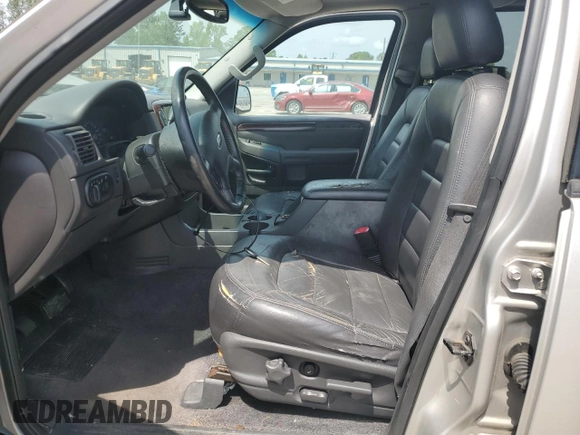 2003 Ford Explorer Limited z VIN 1FMDU75W43ZA48298, wystawiony jako Copart lot #53734145 z przebiegiem 208 053 mil mil oraz Szkoda całkowita • Salvage title. Historia ofert i sprzedaży dostępna na DreamBid. Obrazek 7.