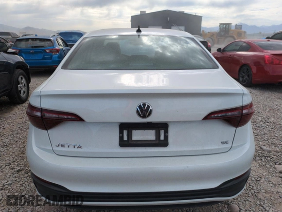 2024 Volkswagen Jetta SE with VIN 3VW7M7BU0RM012863, listed as a Copart auction lot 60212015 with 14,652 mi miles and Salvage title. Bid and sale history available at DreamBid. Image 6.