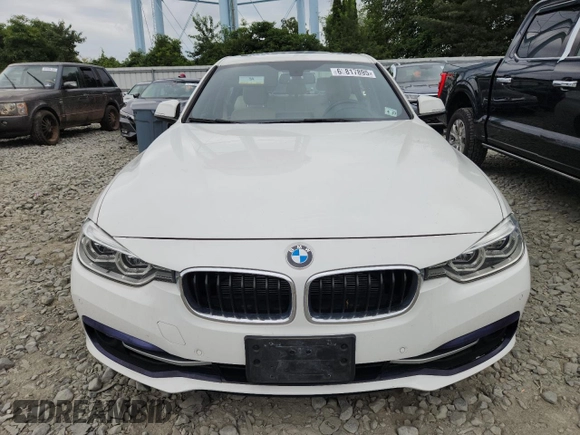 2016 BMW 3 Series 328i xDrive with VIN WBA8E3G57GNU38693, listed as a Copart auction lot 65817895 with 24,947 mi miles and Salvage title. Bid and sale history available at DreamBid. Image 5.