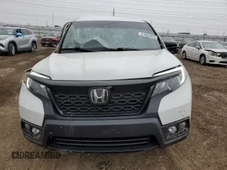 2021 Honda Passport Sport with VIN 5FNYF8H25MB014585, listed as a Copart auction lot 51894025 with 36,910 mi miles and Salvage title. Bid and sale history available at DreamBid. Image 5.