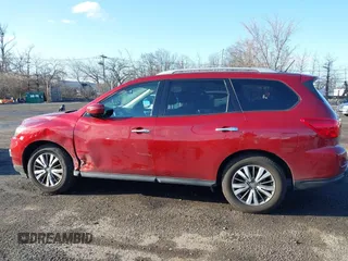 2017 Nissan Pathfinder SL with VIN 5N1DR2MM1HC695630, listed as a IAAI auction lot 41853343 with 91,791 mi miles. Bid and sale history available at carsss.com. Image 14.