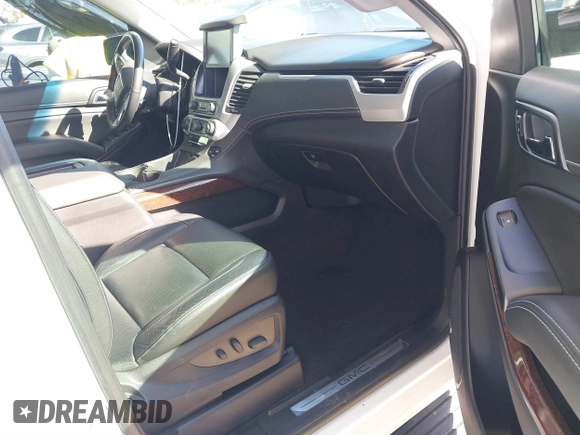 2017 GMC Yukon XL SLT with VIN 1GKS2GKC5HR403907, listed as a IAAI auction lot 41835784 with 46,004 mi miles. Bid and sale history available at carsss.com. Image 5.