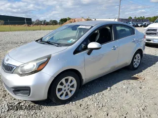 2012 Kia Rio EX z VIN KNADN4A38C6061565, wystawiony jako Copart lot #82378834 z przebiegiem 128 678 mil mil oraz Szkoda całkowita • Salvage title. Historia ofert i sprzedaży dostępna na DreamBid. Obrazek 1.