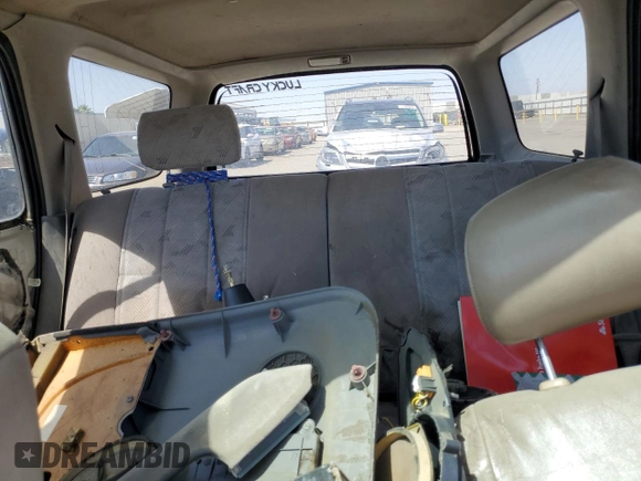 2001 Toyota 4Runner SR5 z VIN JT3GN86R610214954, wystawiony jako Copart lot #56042545 z przebiegiem 240 167 mil mil oraz Czysty tytuł • Clean title. Historia ofert i sprzedaży dostępna na DreamBid. Obrazek 10.