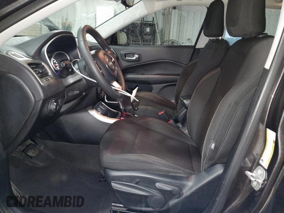 2020 Jeep Compass Sport z VIN 3C4NJCAB0LT198736, wystawiony jako Copart lot #54591435 z przebiegiem 116 504 mil mil oraz Czysty tytuł • Clean title. Historia ofert i sprzedaży dostępna na DreamBid. Obrazek 7.