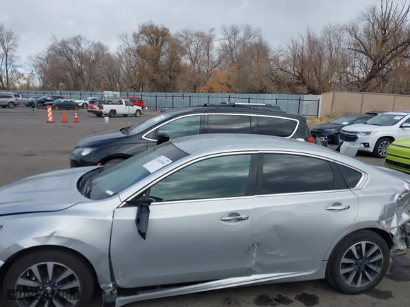 2017 Nissan Altima 2.5 SV with VIN 1N4AL3AP3HC274947, listed as a IAAI auction lot 41041845 with 138,995 mi miles. Bid and sale history available at carsss.com. Image 13.