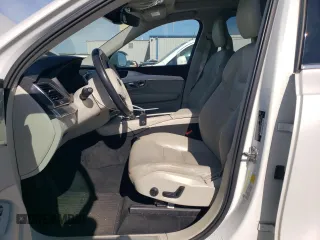 2017 Volvo XC90 Momentum with VIN YV4A22PK2H1179825, listed as a Copart auction lot 49439875 with 76,810 mi miles and Salvage Title. Bid and sale history available at DreamBid. Image 7.