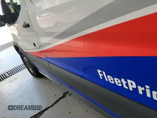 2018 Ford Transit z VIN 1FTYE1CM0JKA08176, wystawiony jako IAAI lot #42727683 z przebiegiem 287 555 mil mil oraz . Historia ofert i sprzedaży dostępna na DreamBid. Obrazek 1.