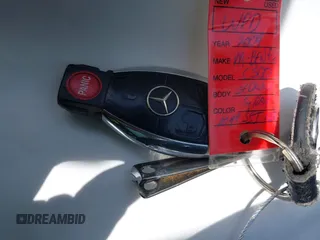 2009 Mercedes-Benz C 300 Sport z VIN WDDGF81X89R061439, wystawiony jako IAAI lot #42177083 z przebiegiem 195 633 mil mil oraz . Historia ofert i sprzedaży dostępna na DreamBid. Obrazek 11.