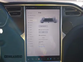 2016 Tesla Model X 70D z VIN 5YJXCAE21GF008724, wystawiony jako IAAI lot #41254897 z przebiegiem 56 140 mil mil oraz . Historia ofert i sprzedaży dostępna na DreamBid. Obrazek 17.