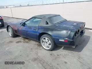 1988 Chevrolet Corvette z VIN 1G1YY3187J5105925, wystawiony jako IAAI lot #42358878 z przebiegiem 204 801 mil mil oraz . Historia ofert i sprzedaży dostępna na DreamBid. Obrazek 3.