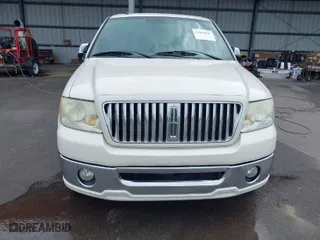 2006 Lincoln Mark LT with VIN 5LTPW18516FJ22601, listed as a IAAI auction lot 41819967 with 231,890 mi miles. Bid and sale history available at carsss.com. Image 12.