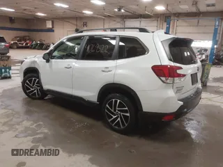 2019 Subaru Forester Limited with VIN JF2SKAUC3KH526772, listed as a IAAI auction lot 41769522 with 35,688 mi miles. Bid and sale history available at carsss.com. Image 3.