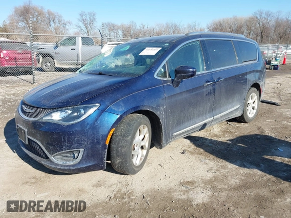 2018 Chrysler Pacifica Touring L z VIN 2C4RC1BGXJR127280, wystawiony jako IAAI lot #41374468 z przebiegiem Nie podano mil oraz . Historia ofert i sprzedaży dostępna na DreamBid. Obrazek 17.