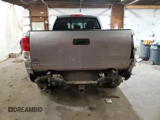 2013 Toyota Tundra z VIN 5TFUY5F13DX299066, wystawiony jako Copart lot #53352745 z przebiegiem 120 869 mil mil oraz Szkoda całkowita • Salvage title. Historia ofert i sprzedaży dostępna na DreamBid. Obrazek 6.
