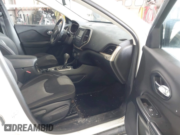 2014 Jeep Cherokee Latitude с VIN 1C4PJLCB5EW101744, выставлен на аукционе IAAI как лот 42617033 с пробегом 102 031 миль миль и . История ставок и продаж доступна на DreamBid. Изображение 5.