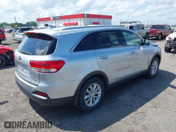 2017 Kia Sorento LX with VIN 5XYPG4A37HG243532, listed as a IAAI auction lot 42088741 with 171,350 mi miles. Bid and sale history available at carsss.com. Image 4.