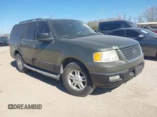 2005 Ford Expedition Special Service with VIN 1FMPU16535LA43096, listed as a IAAI auction lot 41725926 with 172,359 mi miles. Bid and sale history available at carsss.com. Image 1.