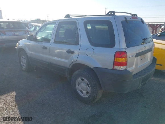 2006 Ford Escape XLS with VIN 1FMYU92Z66KB78298, listed as a IAAI auction lot 41867231 with 204,809 mi miles. Bid and sale history available at carsss.com. Image 3.