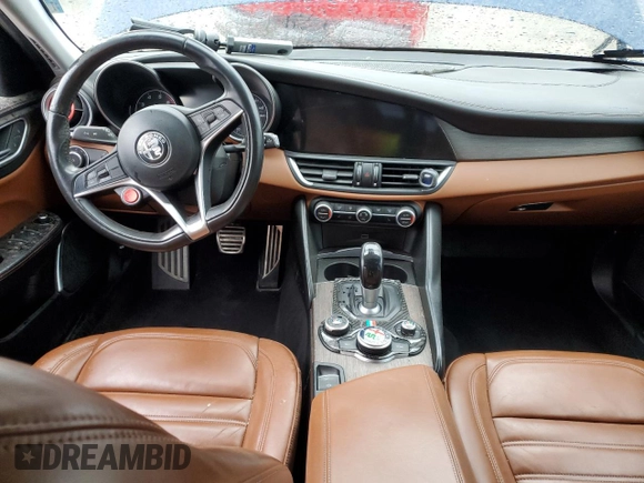 2018 Alfa Romeo Giulia Ti Lusso z VIN ZARFAEEN6J7565537, wystawiony jako Copart lot #49831095 z przebiegiem 71 881 mil mil oraz Szkoda całkowita • Salvage title. Historia ofert i sprzedaży dostępna na DreamBid. Obrazek 8.