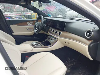2020 Mercedes-Benz E 350 с VIN WDDZF8EB1LA721611, выставлен на аукционе IAAI как лот 42242033 с пробегом 70 642 миль миль и . История ставок и продаж доступна на DreamBid. Изображение 5.