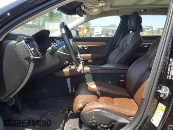 2018 Volvo V90 Inscription z VIN YV1102GL3J1069870, wystawiony jako Copart lot #67247834 z przebiegiem 62 775 mil mil oraz Czysty tytuł • Clean title. Historia ofert i sprzedaży dostępna na DreamBid. Obrazek 7.