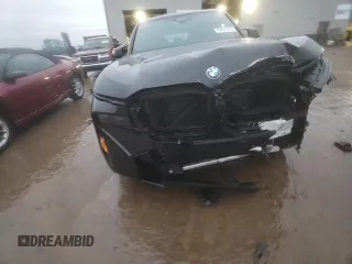 2023 BMW XM z VIN 5YM23CS05P9S12744, wystawiony jako Copart lot #43061175 z przebiegiem Nie podano mil oraz Szkoda całkowita • Salvage title. Historia ofert i sprzedaży dostępna na DreamBid. Obrazek 14.