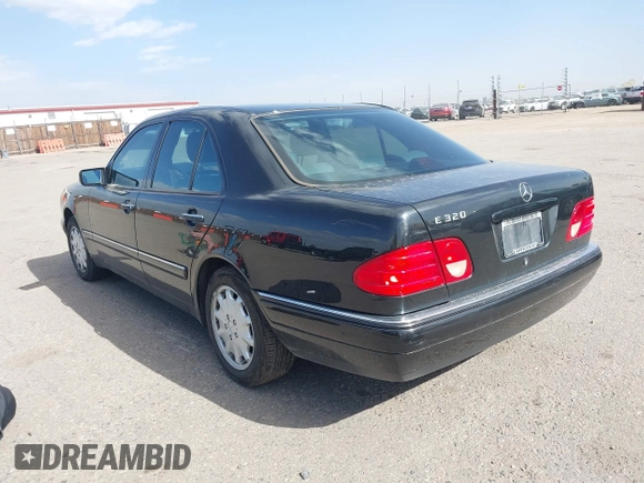 1998 Mercedes-Benz E-Class with VIN WDBJF65F0WA476690, listed as a IAAI auction lot 40646024 with 199,593 mi miles. Bid and sale history available at carsss.com. Image 3.