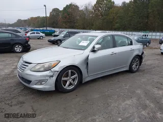 2013 Hyundai Genesis 3.8L with VIN KMHGC4DD8DU242989, listed as a IAAI auction lot 40877168 with 141,367 mi miles. Bid and sale history available at carsss.com. Image 18.
