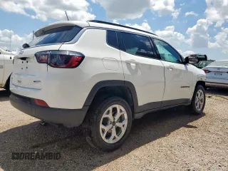 2025 Jeep Compass Latitude with VIN 3C4NJDBN5ST524494, listed as a Copart auction lot 65656135 with 17,791 mi miles and Clean title. Bid and sale history available at DreamBid. Image 3.