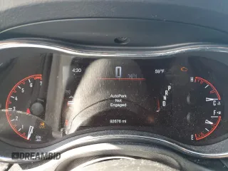 2018 Dodge Durango SXT z VIN 1C4RDJAG4JC489483, wystawiony jako Copart lot #54107105 z przebiegiem 92 676 mil mil oraz Szkoda całkowita • Salvage title. Historia ofert i sprzedaży dostępna na DreamBid. Obrazek 9.