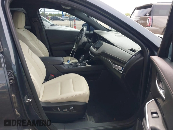 2019 Cadillac XT4 FWD Sport z VIN 1GYFZER49KF215843, wystawiony jako IAAI lot #41912861 z przebiegiem 102 922 mil mil oraz . Historia ofert i sprzedaży dostępna na DreamBid. Obrazek 5.