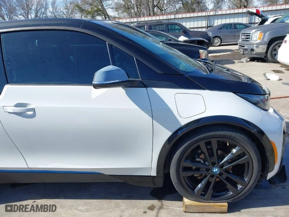 2019 BMW i3 s with VIN WBY8P8C51K7E77908, listed as a IAAI auction lot 41630001 with 61,334 mi miles. Bid and sale history available at carsss.com. Image 20.