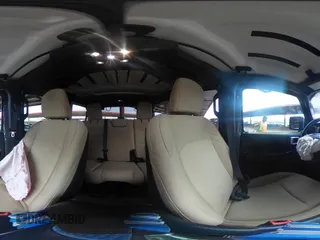 2020 Jeep Wrangler Unlimited Black and Tan с VIN 1C4HJXDG3LW266615, выставлен на аукционе IAAI как лот 42207899 с пробегом 55 291 миль миль и . История ставок и продаж доступна на DreamBid. Изображение 18.