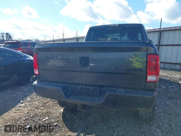 2018 Ram 2500 Big Horn with VIN 3C6UR5DLXJG341371, listed as a IAAI auction lot 41371836 with 197,924 mi miles. Bid and sale history available at carsss.com. Image 17.