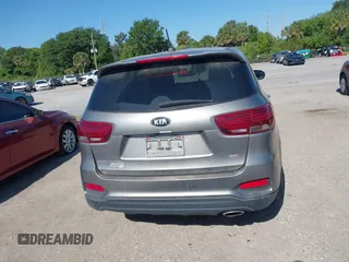 2019 Kia Sorento LX with VIN 5XYPG4A3XKG547848, listed as a IAAI auction lot 42023357 with 189,258 mi miles. Bid and sale history available at carsss.com. Image 16.