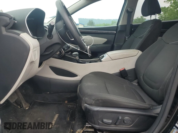 2022 Hyundai Tucson SEL z VIN 5NMJBCAE2NH037066, wystawiony jako Copart lot #59935565 z przebiegiem 54 998 mil mil oraz Szkoda całkowita • Salvage title. Historia ofert i sprzedaży dostępna na DreamBid. Obrazek 7.
