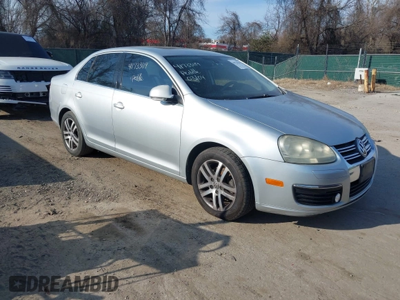 2005 Volkswagen Jetta 2.5L with VIN 3VWSF71K95M638944, listed as a IAAI auction lot 41733119 with 249,370 mi miles and . Bid and sale history available at DreamBid. Image 1.