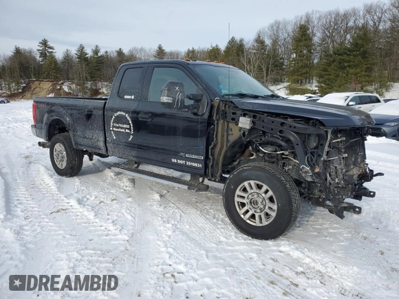 2019 Ford F-350 XL with VIN 1FT8X3BT0KEF99785, listed as a Copart auction lot 44384645 with 164,424 mi miles and Salvage title. Bid and sale history available at DreamBid. Image 4.