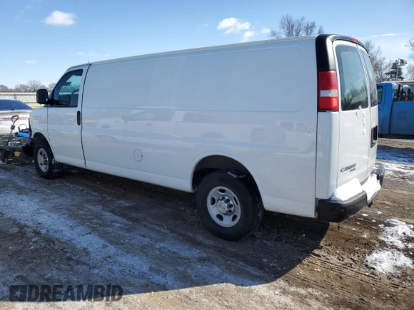 2014 Chevrolet Express Cargo Van with VIN 1GCWGGFA9E1105801, listed as a Copart auction lot 45789185 with 117,119 mi miles and Salvage Title. Bid and sale history available at carsss.com. Image 2.