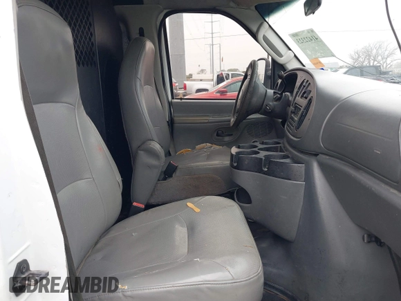 2008 Ford Econoline Cargo Commercial with VIN 1FTNE24L38DB50342, listed as a IAAI auction lot 41422323 with 318,790 mi miles and . Bid and sale history available at DreamBid. Image 5.