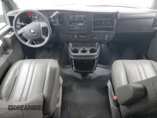 2019 Chevrolet Express Passenger LS с VIN 1GAZGNFG1K1363143, выставлен на аукционе Copart как лот 77474874 с пробегом 159 025 миль миль и Списание • Salvage title. История ставок и продаж доступна на DreamBid. Изображение 8.