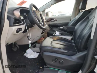 2021 Chrysler Voyager LXi with VIN 2C4RC1DG7MR538864, listed as a Copart auction lot 82931624 with 97,819 mi miles and Salvage Title. Bid and sale history available at DreamBid. Image 7.