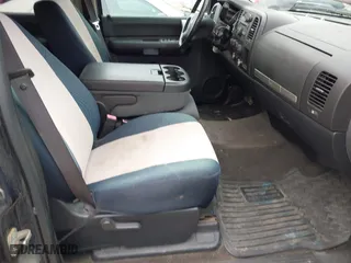 2007 Chevrolet Silverado 1500 LT w/1LT with VIN 3GCEK13C17G508138, listed as a IAAI auction lot 41898585 with 277,736 mi miles. Bid and sale history available at carsss.com. Image 5.