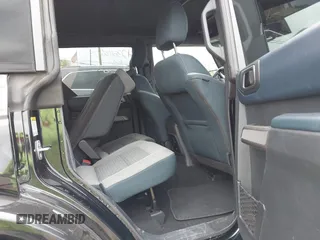 2023 Ford Bronco с VIN 1FMDE5BHXPLA83735, выставлен на аукционе IAAI как лот 42351136 с пробегом 34 737 миль миль и . История ставок и продаж доступна на DreamBid. Изображение 8.